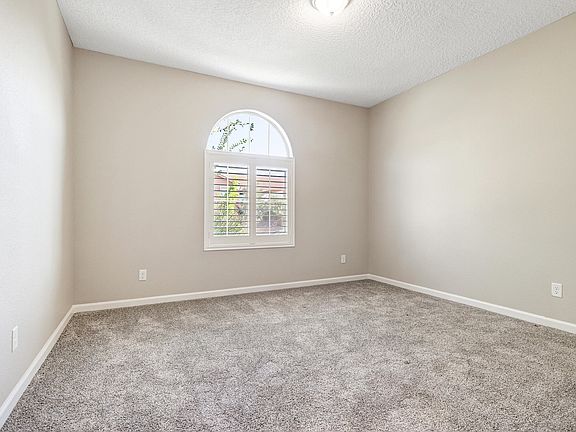 4th image of 9332 Cougar Creek Ln NW