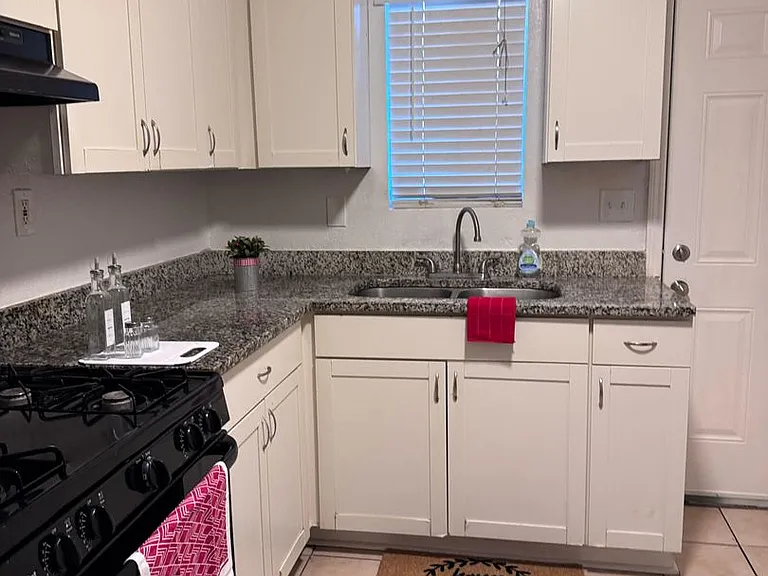 Willow Creek Apartments — Photo 6