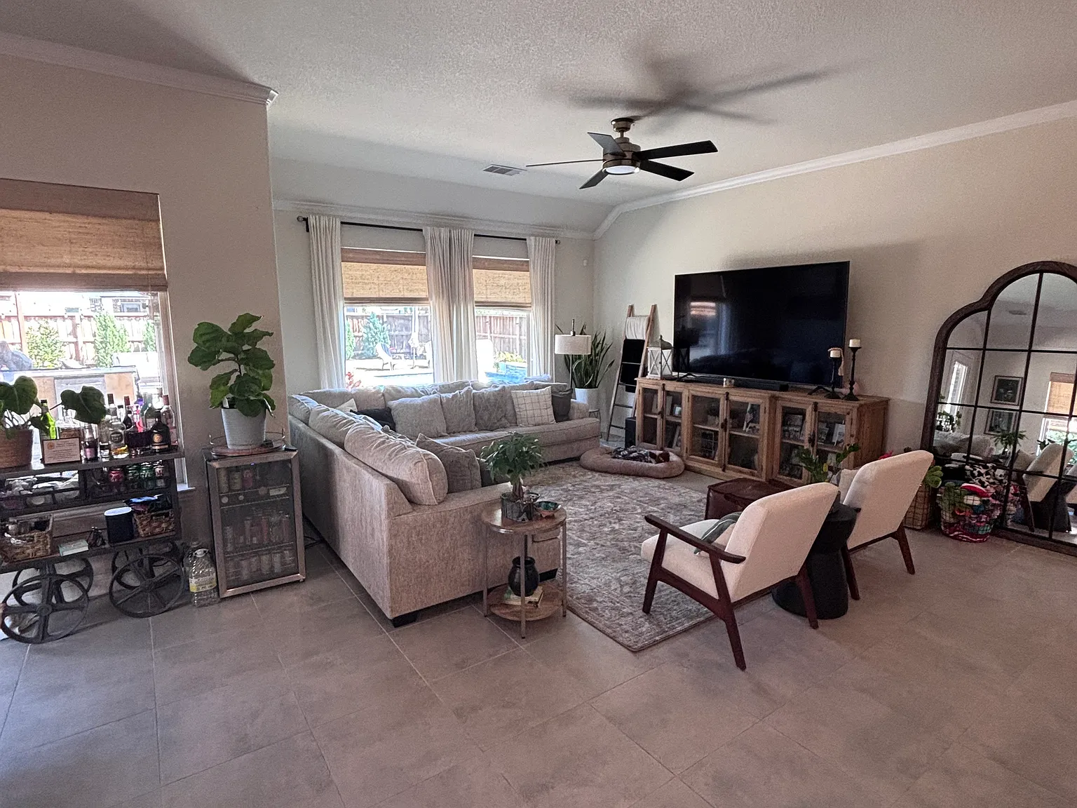 4 bed, 2676 sqft, $3,975 — Photo 4