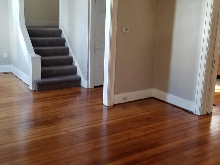 804 E Stewart St — Photo 11