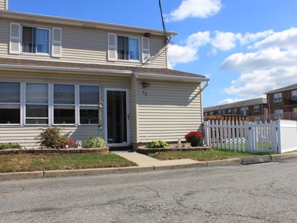 2nd image of 39 Armand St #25