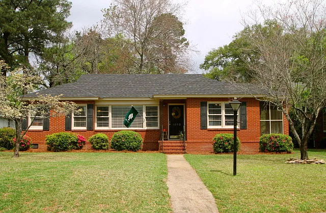 1603 Crest Dr photo 1