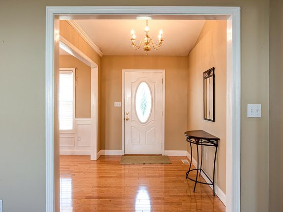 227 Mountain Meadow Ln-7