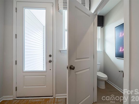 3rd image of 6033 Longar Ln