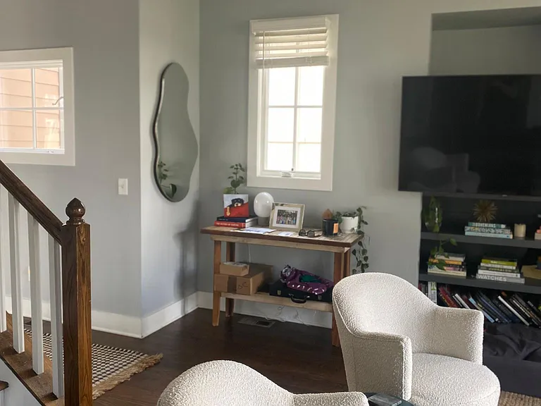 1418 Lillian St — Photo 3