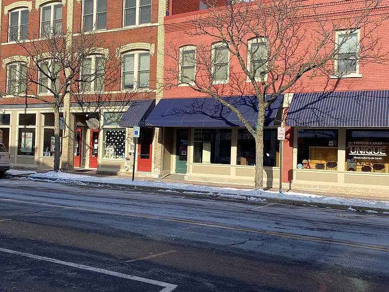 93 E Market St #201 — Photo 2