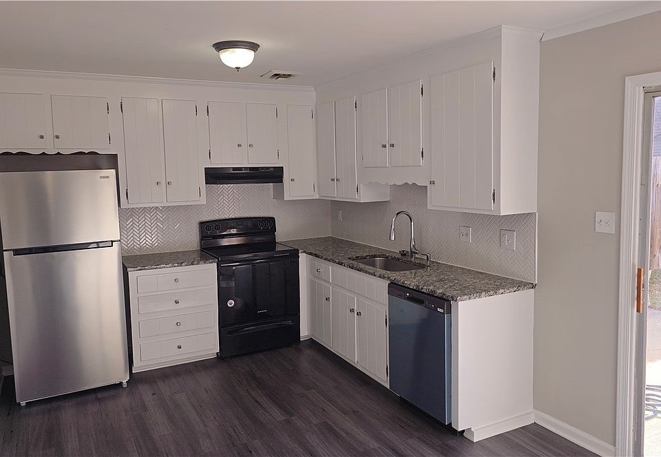 1st image of 220 Newstead Dr