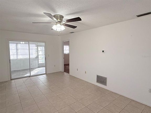 5th image of 390 301 BOULEVARD W #8D