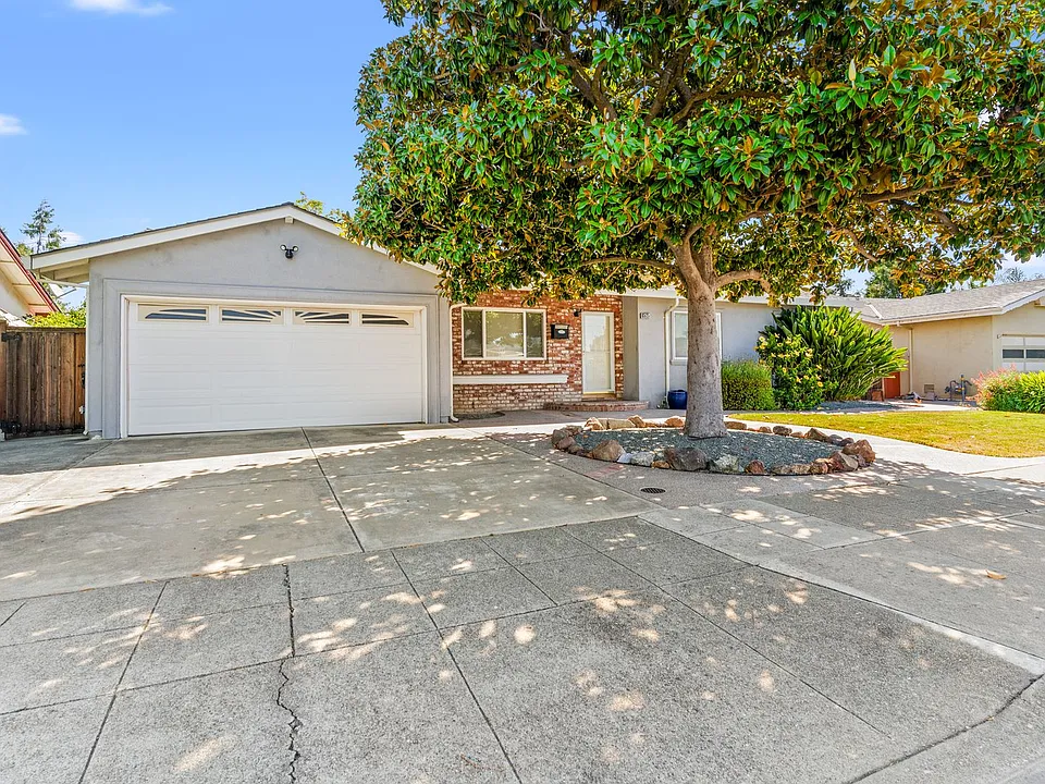 8525 Bandon Dr