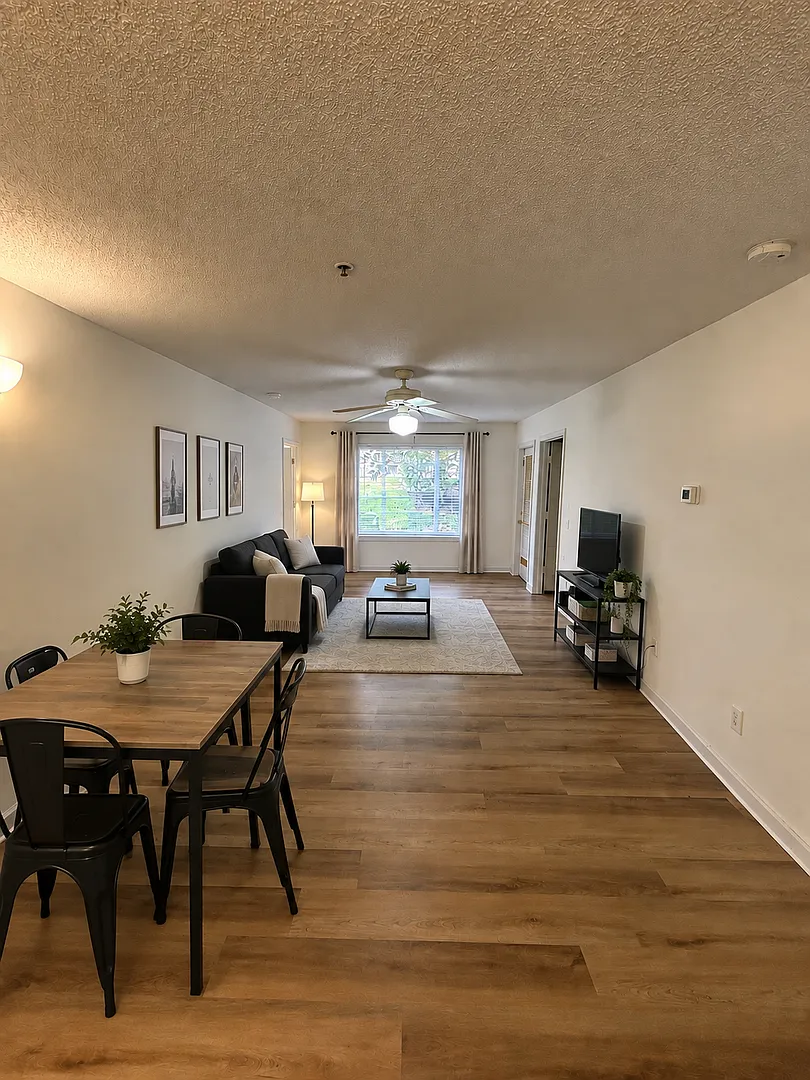 4 Bedrooms | 4 Private Bathrooms | Great NCSU Location | Community Pool | Free Parking | Wolfline... — Photo 4