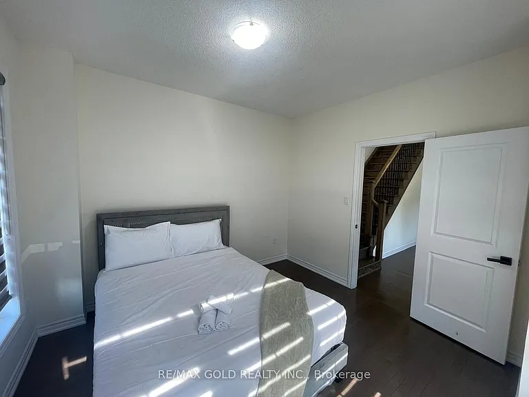 537 Veterans Dr — Photo 20