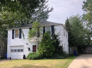 11313 Kensington Ave, Cleveland, OH