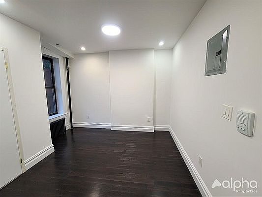 1st image of 1864 Lex Ave #3R