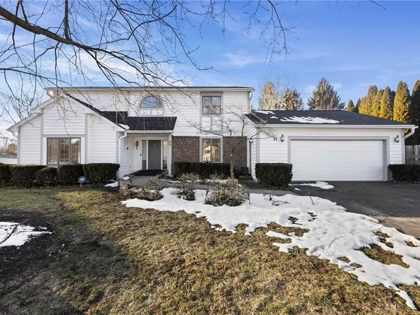 11 Pond Valley Cir, Penfield, NY 14526