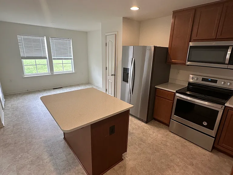 115 Cecily Way — Photo 34