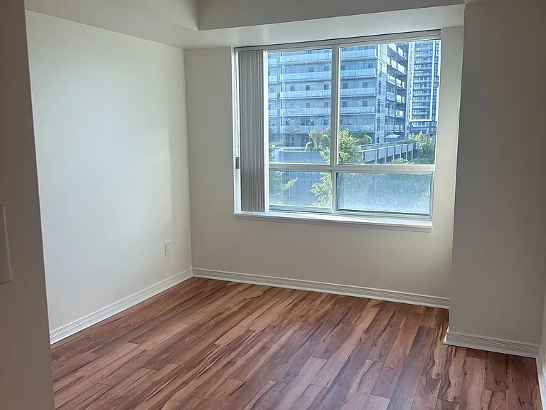 39 Oneida Cres #408 — Photo 14