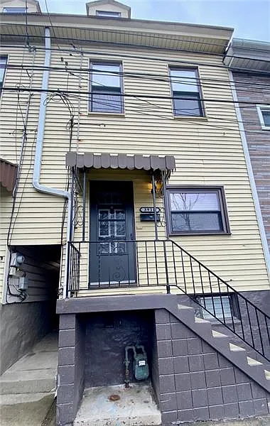 3910 Woolslayer Way photo 1