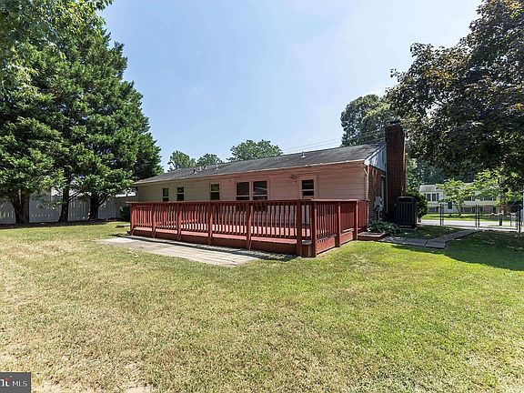 4th image of 3810 Cassell Blvd