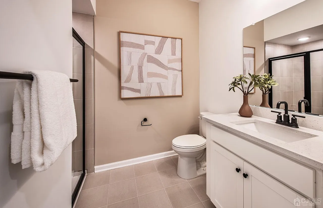 2 bed, 1004 sqft, $2,900 — Photo 4