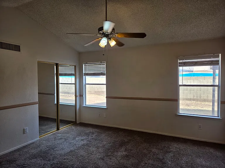 7009 W Brown St — Photo 11