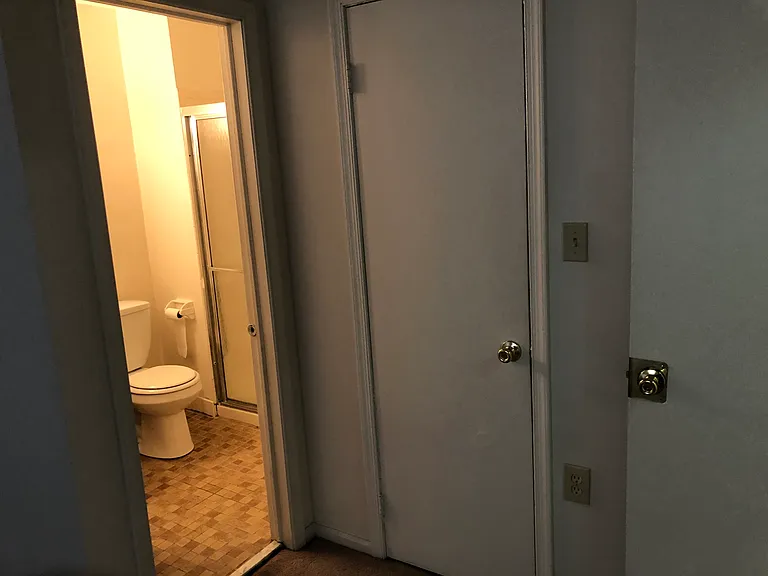 Westbury Circle Apartments — Photo 5
