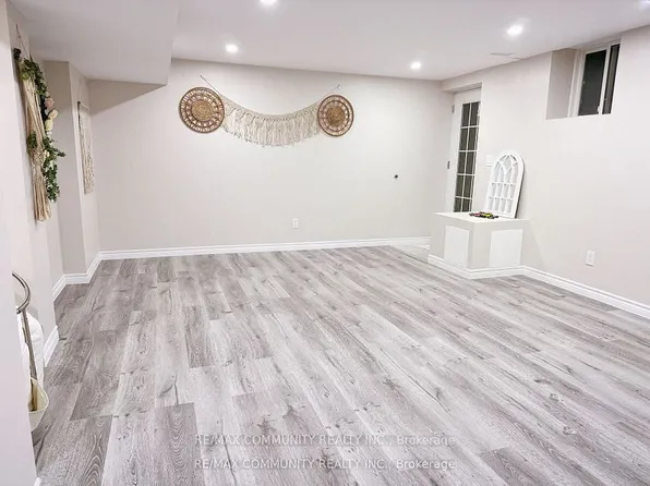 19 Yvette St NW #Basement, Whitby, ON L1P 0G8