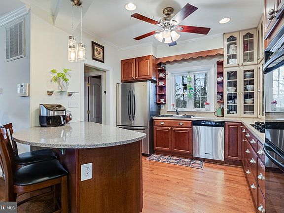 4th image of 6035 Bibury Ln