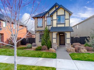 63110 Dakota Dr, Bend, OR 97701