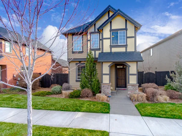 63110 Dakota Dr, Bend, OR 97701