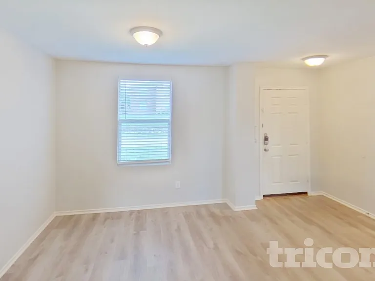 2749 Ingram Cir — Photo 5