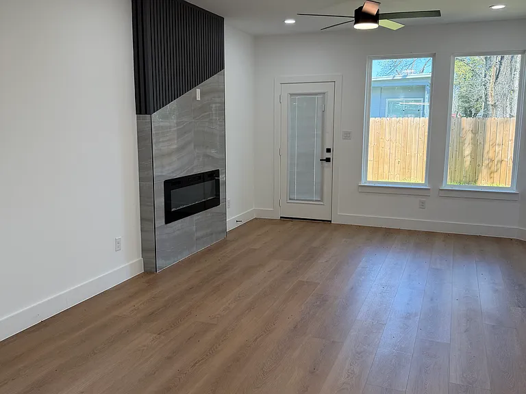 2833 Macon St — Photo 6