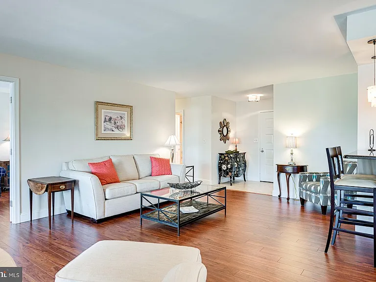 8340 Greensboro Dr #521 — Photo 16