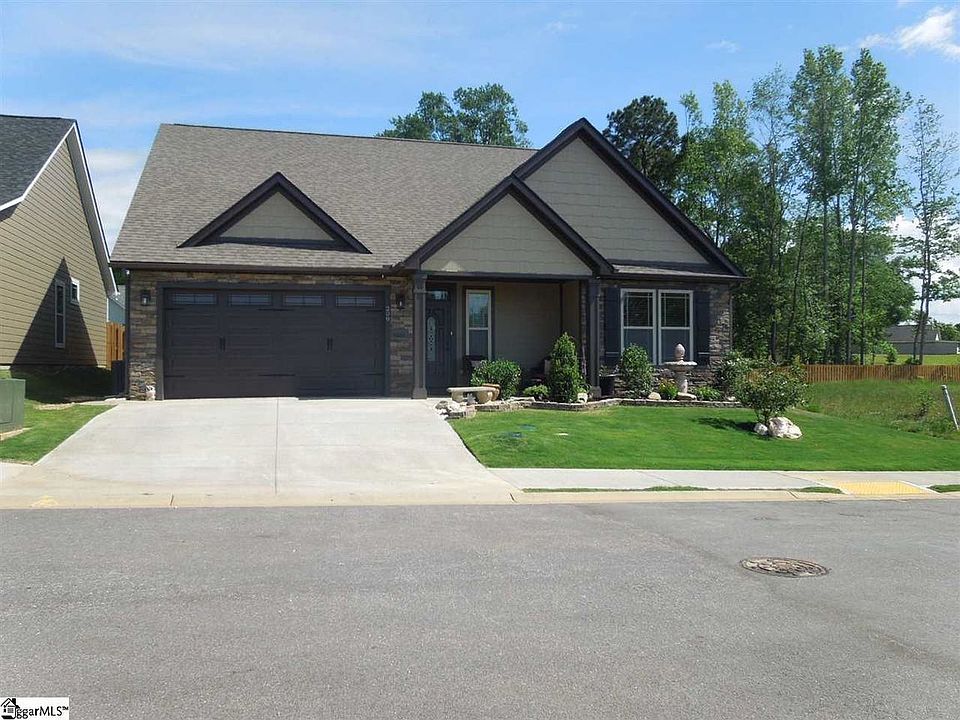 1st image of 209 Loxley Dr