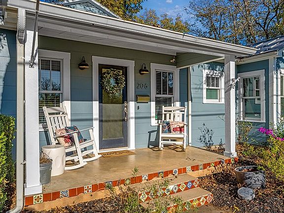 2nd image of 206 W Burbank St