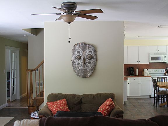 3rd image of 76 Westcliff Dr