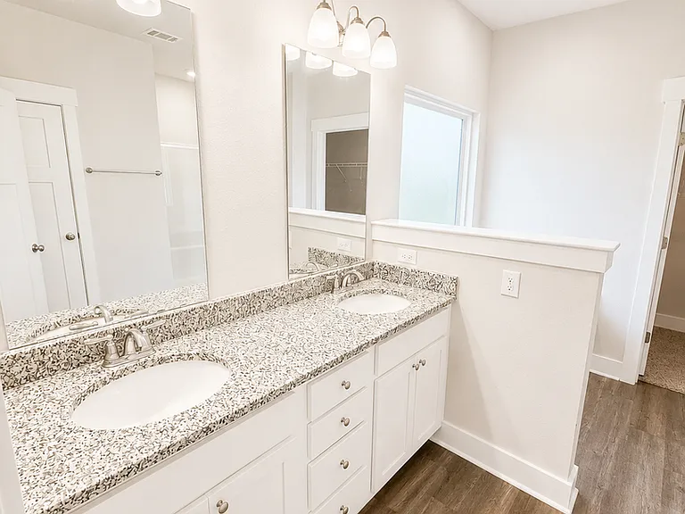 734 Quintana St — Photo 12