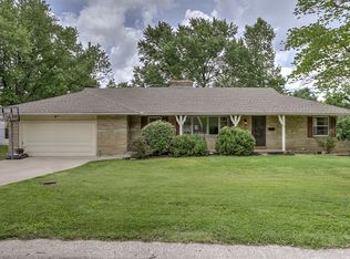 100 NW 65th Ter, Gladstone, MO 64118