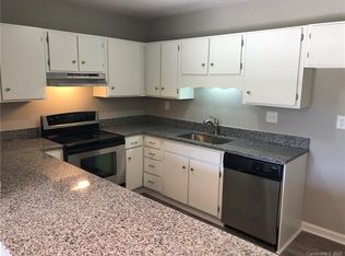 720 Farmhurst Dr #R, Charlotte, NC 28217