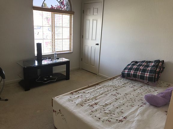 5th image of 3953 E Evergreen Ave