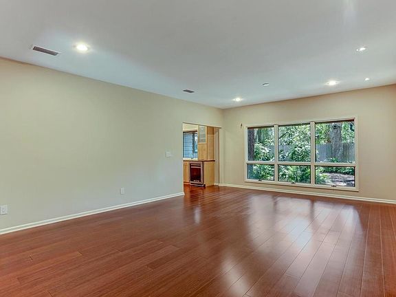 5th image of 2408 Los Robles Dr