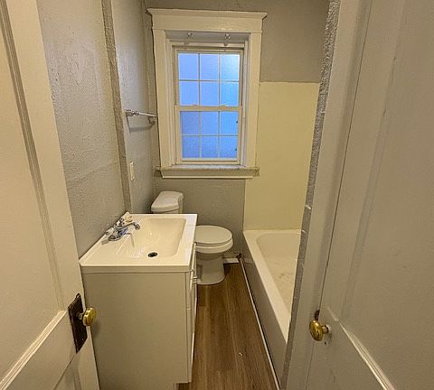 4th image of 3134 S Compton Ave APT 2S