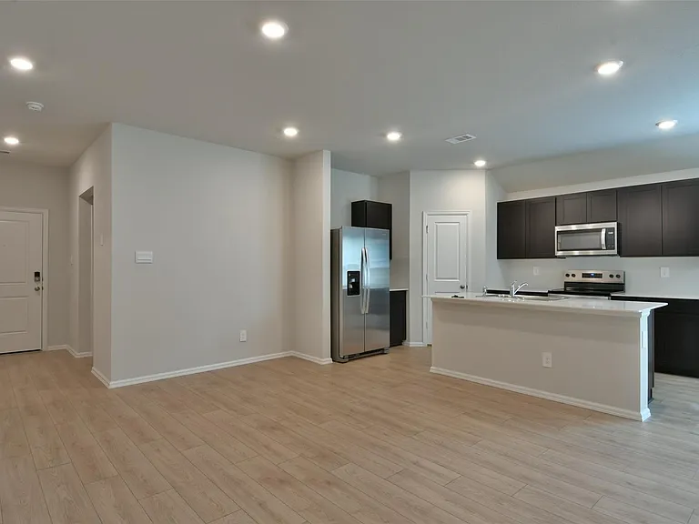 1233 Wilkins Valley St — Photo 2