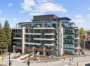 115 Echo Dr #605, Ottawa, ON K1S 1M7
