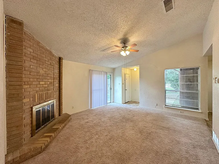 2312 Silverhill Dr — Photo 5