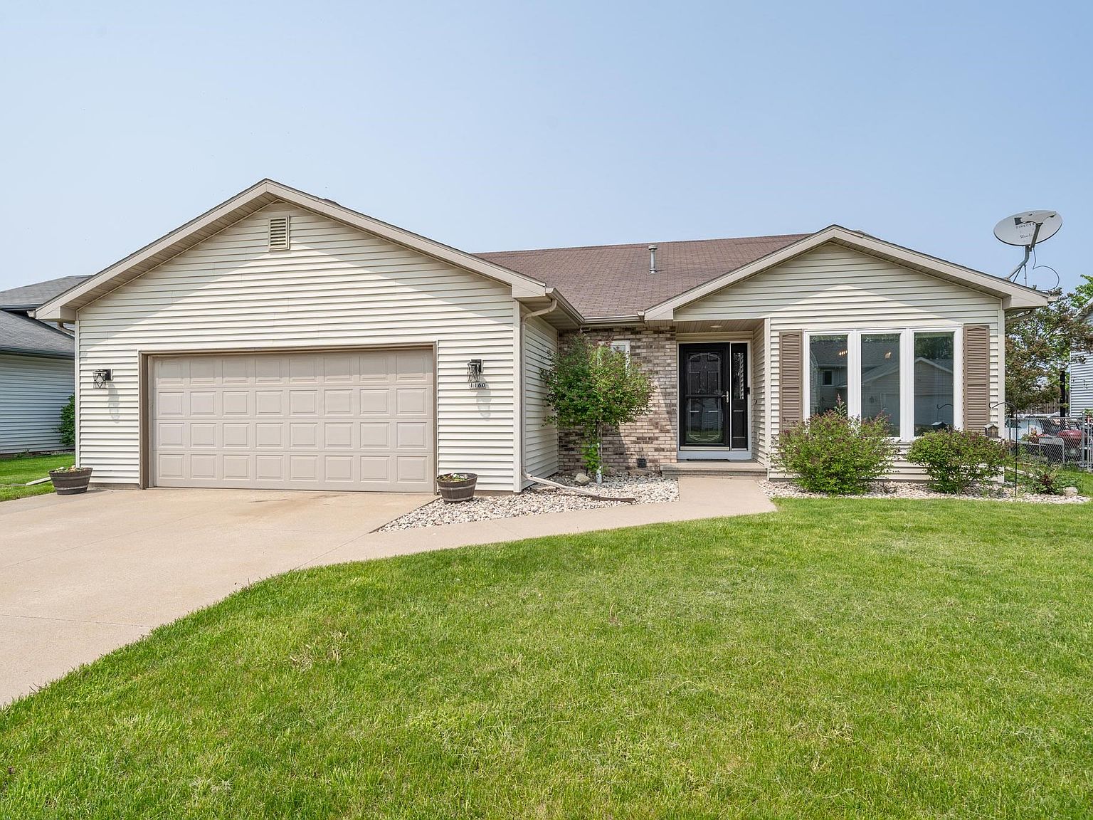 1160 Freedom Ave, Oshkosh, WI 54901 Zillow