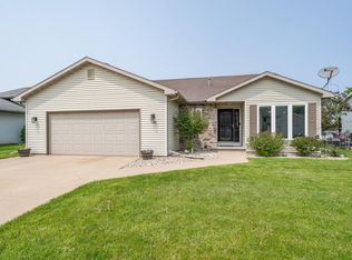 1160 Freedom Ave, Oshkosh, WI 54901