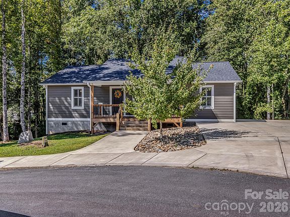 4th image of 212 Walt Dr