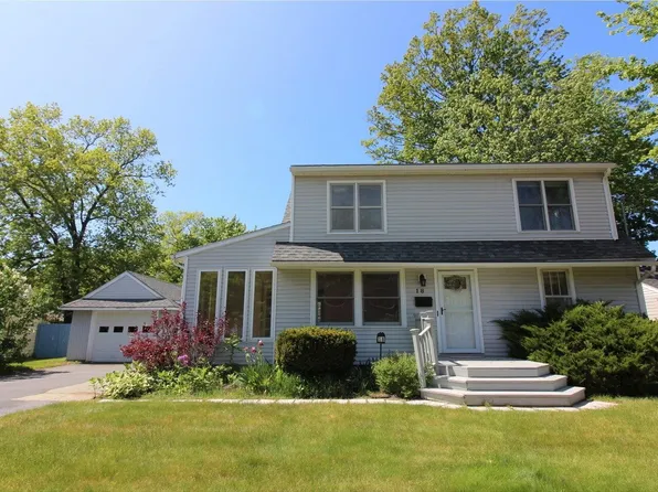 18 Villa Drive, Essex Junction, VT 05452