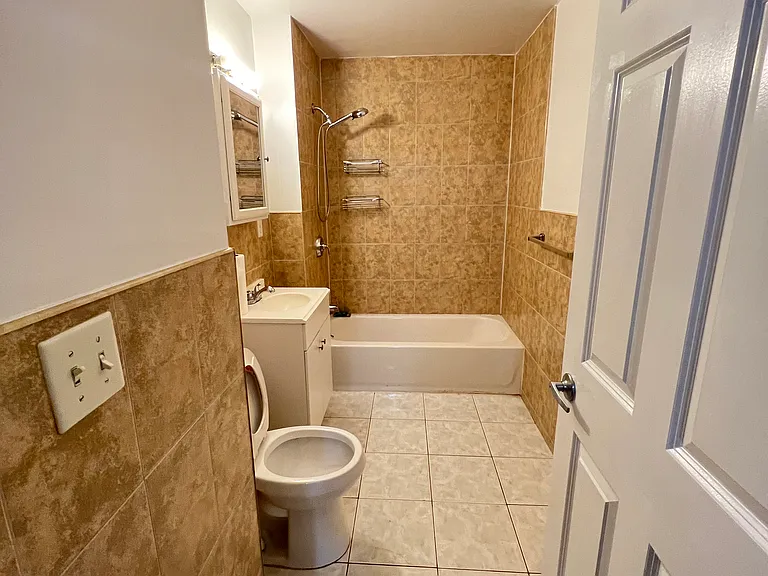 711 Sip St #203 — Photo 10