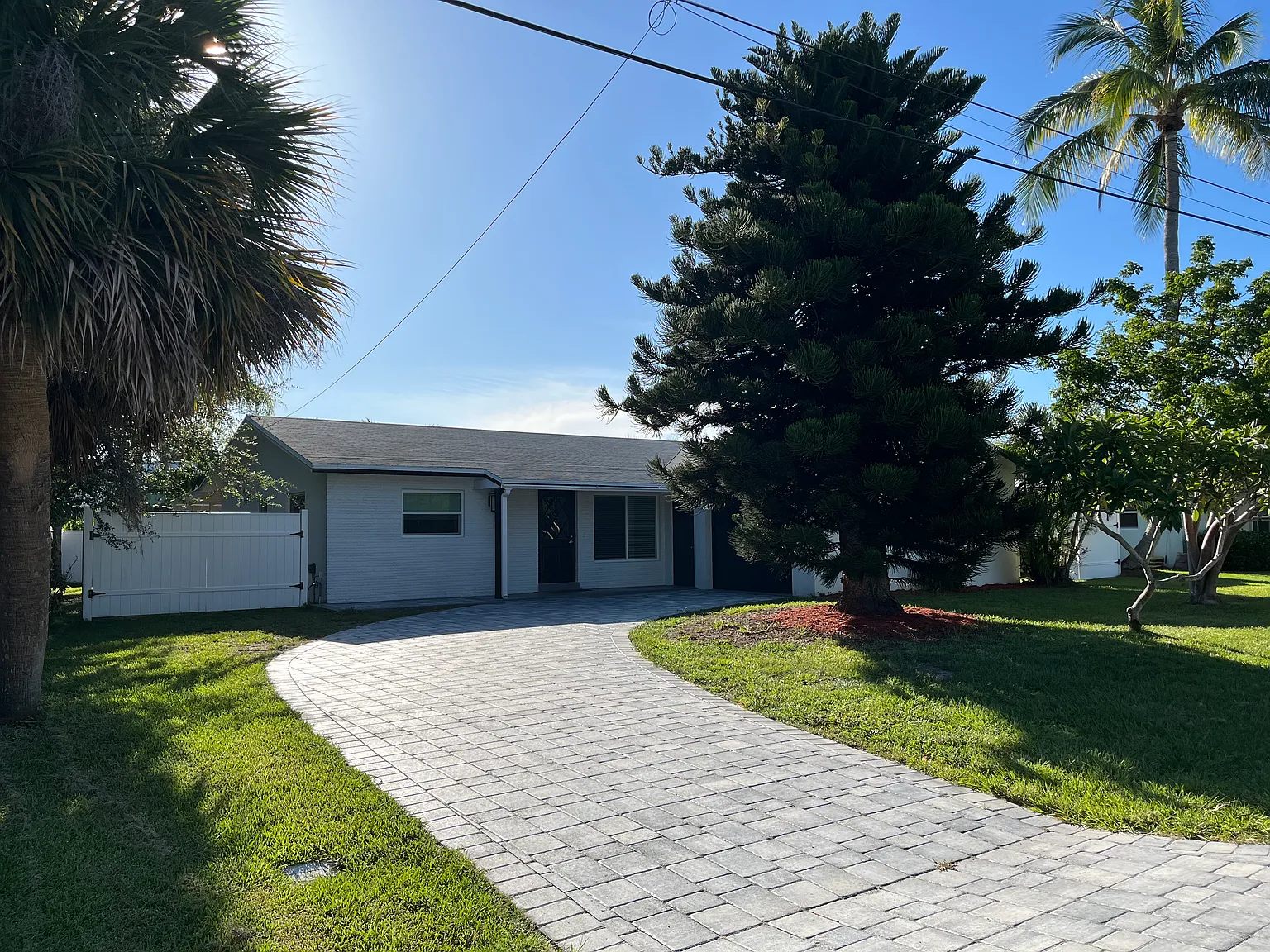 918 Marlin Dr — Photo 2